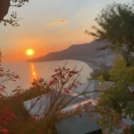 Apartment Merkezde Full Esyali Denize 50mt Daire Alanya