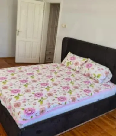 Merkezde Full Esyali Denize 50mt Daire Alanya