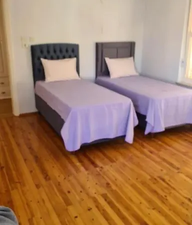 Merkezde Full Esyali Denize 50mt Daire