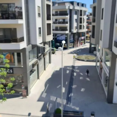Merkezde Full Esyali Denize 50mt Daire