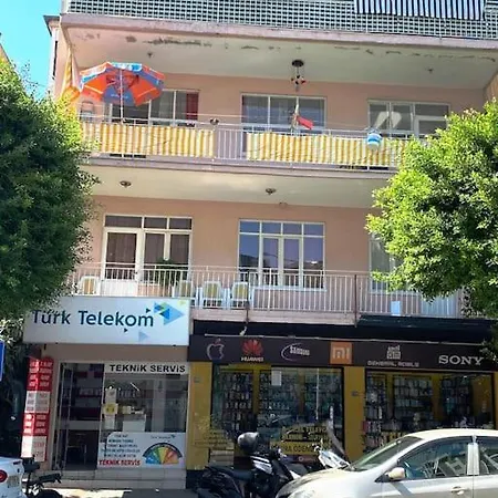 Merkezde Full Esyali Denize 50mt Daire